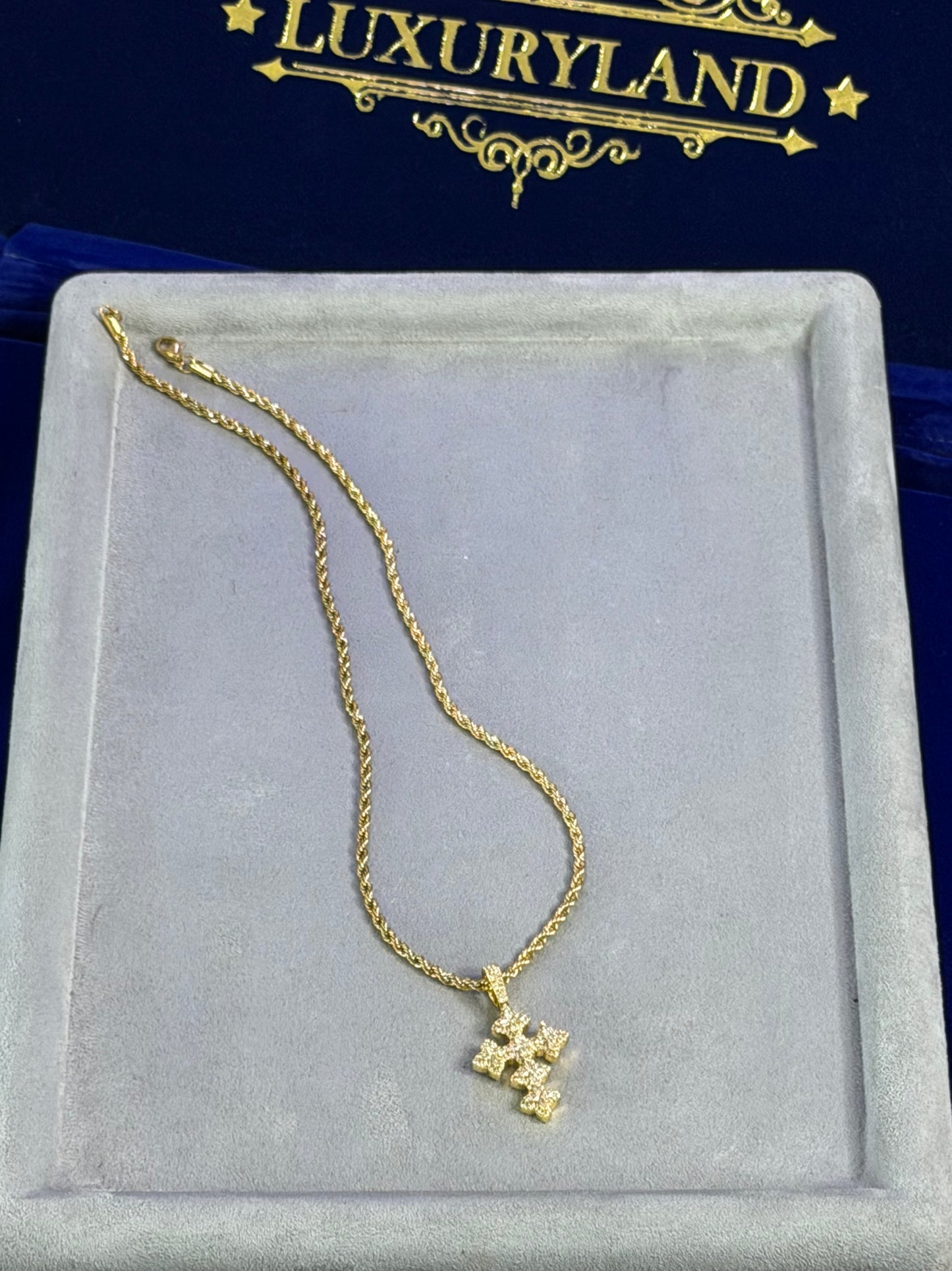 Dije de cruz gothic y cadena torzal 3mm