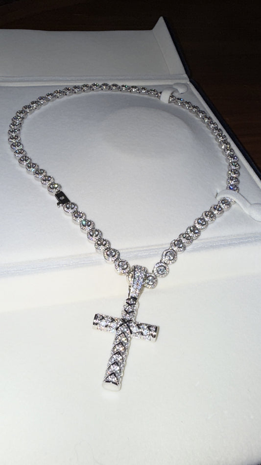 Cadena circle tennis   con dije de cruz 18k 22 micras