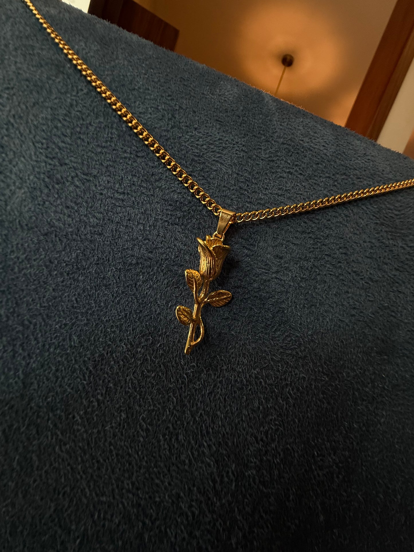 Cadena plane golden rose pendant oro laminado 18 k (22 micras)