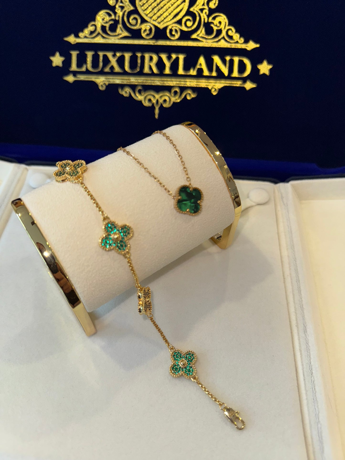 CONJUNTO cadena y brazalete VC. golden x green