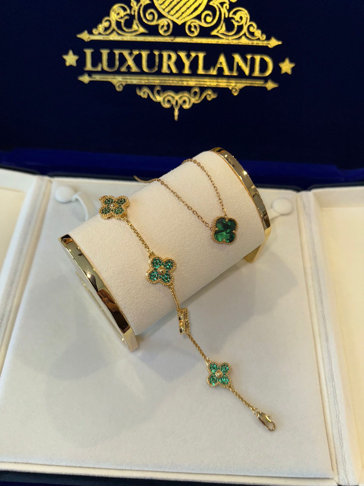 CONJUNTO cadena y brazalete VC. golden x green