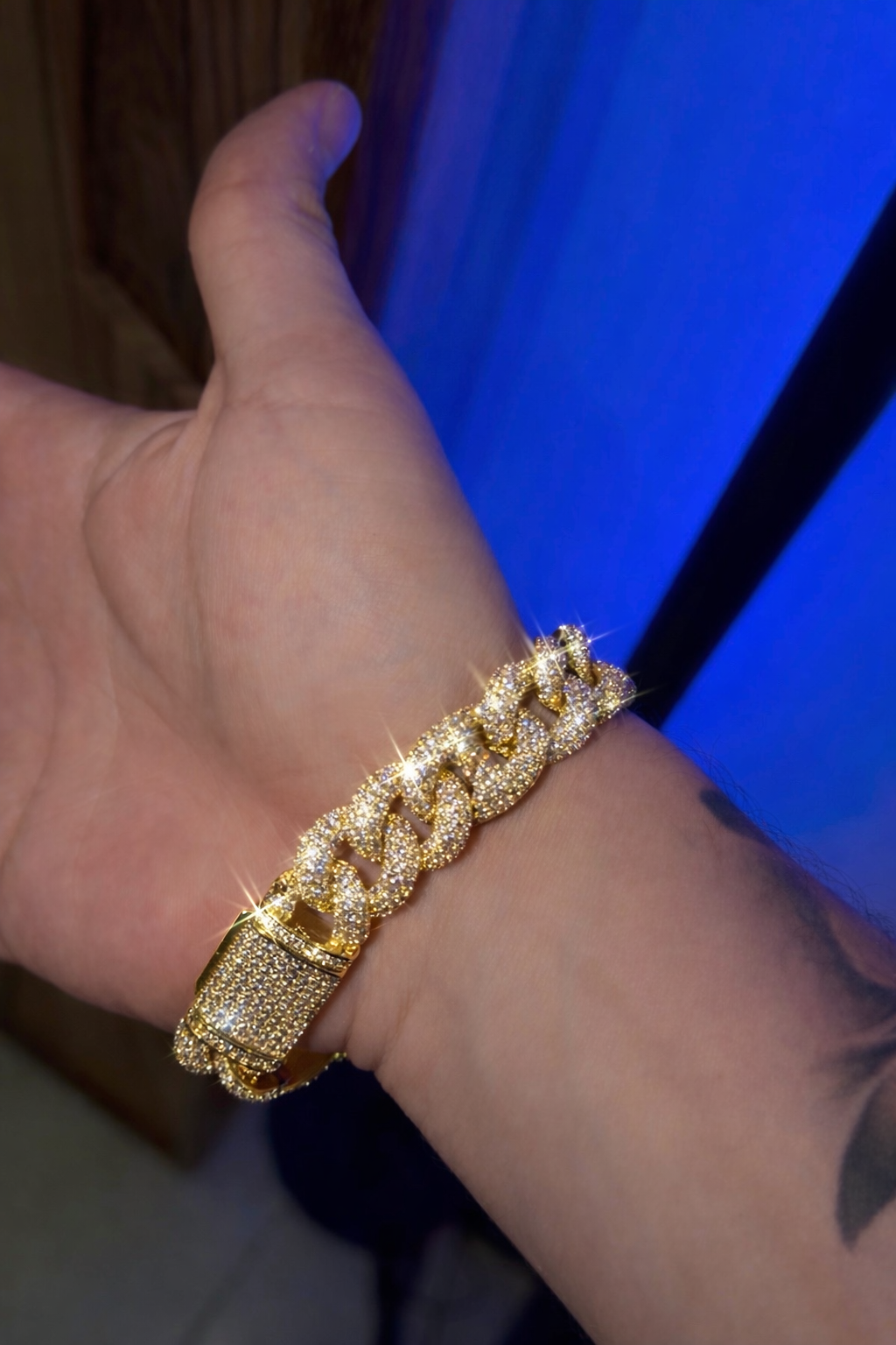 Brazalete 3xgcc golden plated (broche de caja)