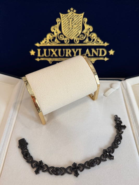 Brazalete eyes and cross black full iced 2026