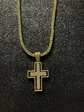 Cargar imagen en el visor de la galería, Dije de cruz giratoria  (doble vista) con cadena tennis, laminado en oro 18k (4 micras)
