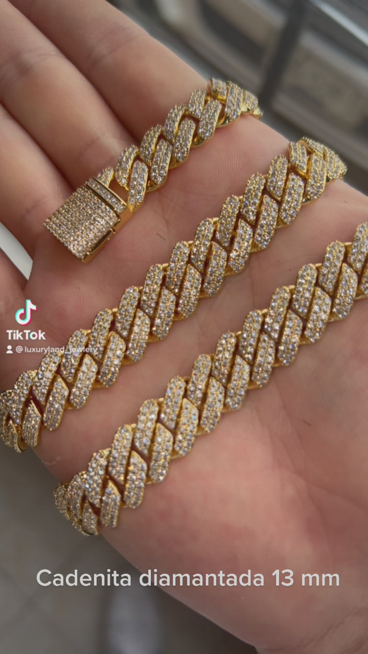 Cadena 13 mm cuban link laminado en 18 k (22 micras) broche de caja.