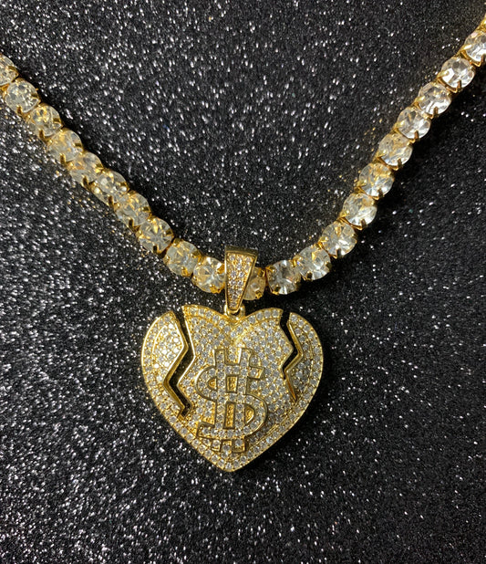 Dije de corazón con signo de Dollar, oro laminado 18k (5 micras)